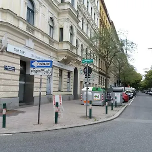 The White Appartamento